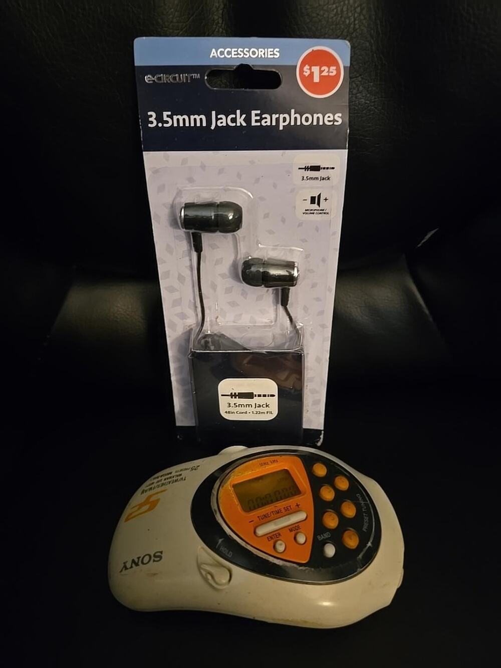 Sony Walkman SRF-M80V TV Weather FM AM Radio 25 Presets Tested Working Earbuds